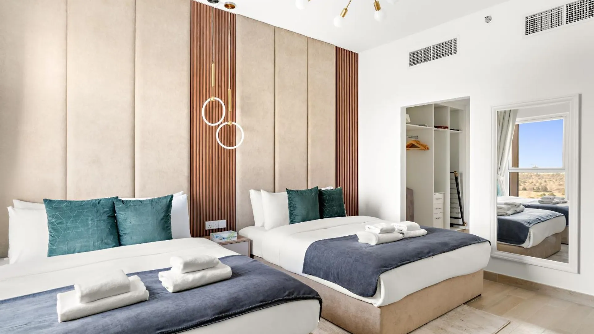 Abu Dhabi Premier Apt -Steps To Ferrari World & Yas Mall Apartment