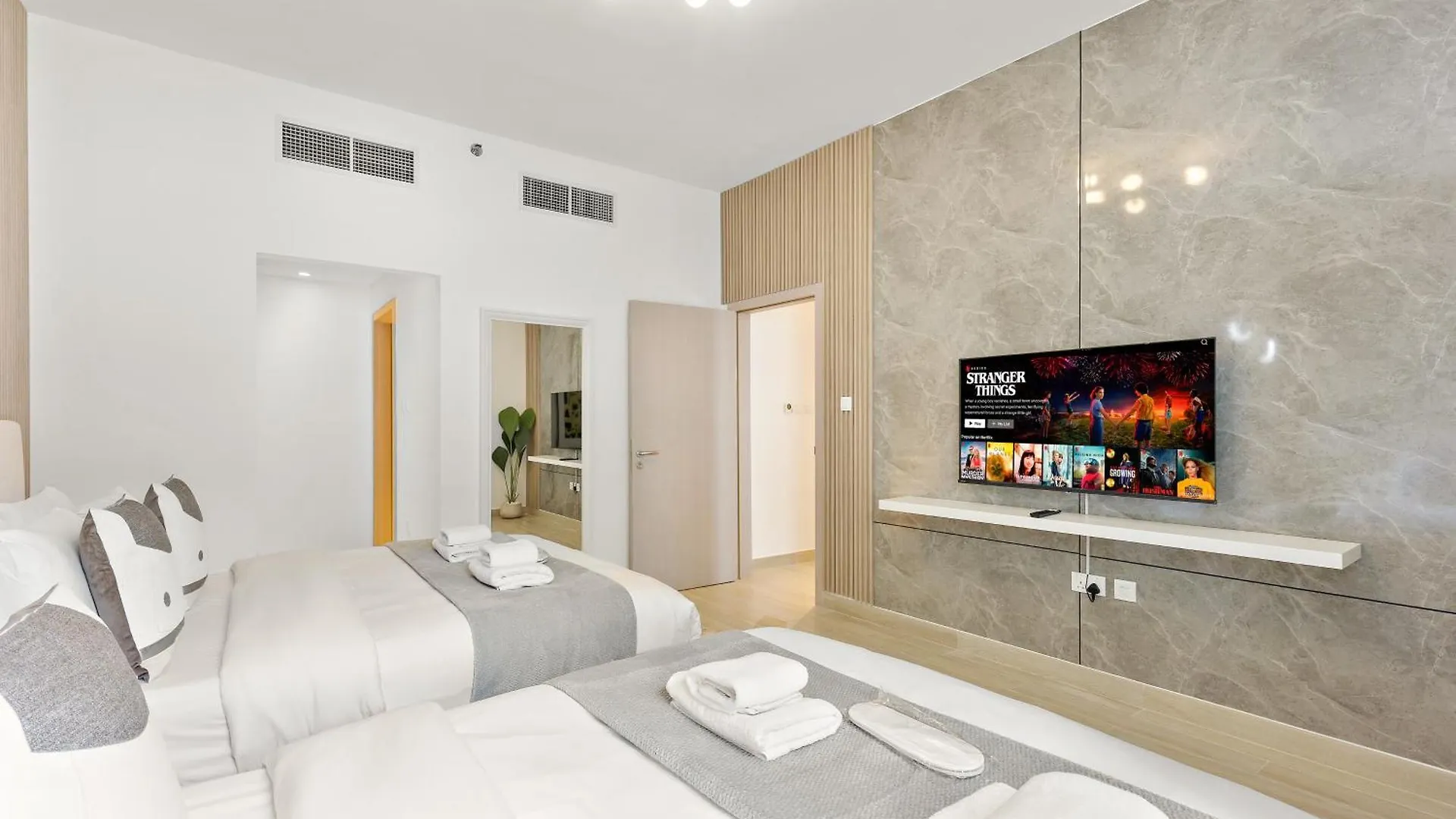 Abu Dhabi Premier Apt -Steps To Ferrari World & Yas Mall