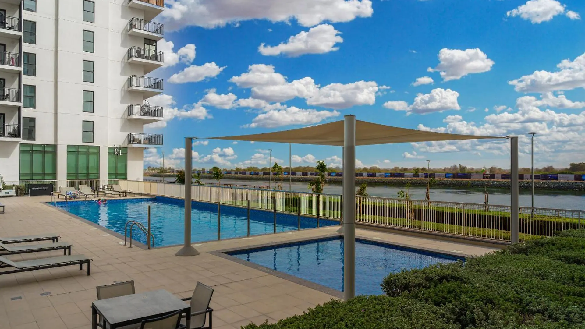 Apartamento Yas Island Premier Apts By Desert Key - Steps To Ferrari World & Yas Mall